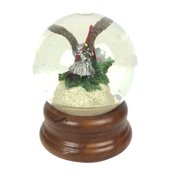 Bald Eagle Christmas Musical Snow Globe With Wooden Base - Picture 4 of 6